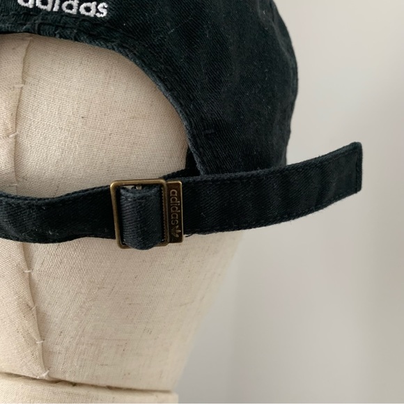 ✨ 2/$25 ✨🛍 Adidas Black Adjustable Strap Back Cotton Dad Hat - Picture 6 of 15